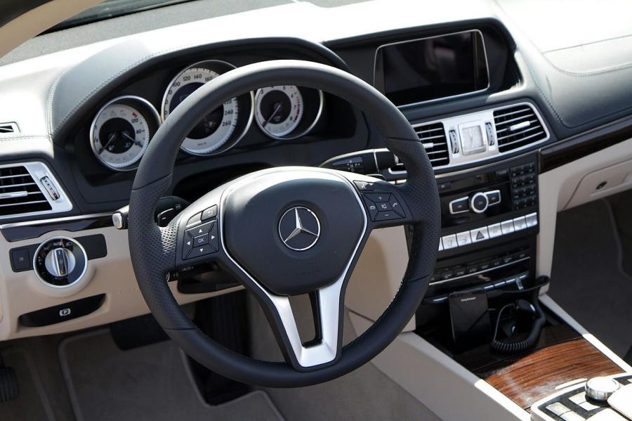  Mercedes-Benz E-Class Cabriolet 2014 года  (фото 33 из 51)